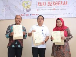 Serahkan Tiga Sertifikat Hak Cipta, RUKI Bergerak Ke SMK Antartika 2 Sidoarjo