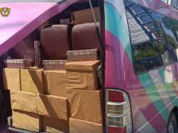 Bea Cukai Bojonegoro Temukan Rokok Ilegal Senilai Satu Miliar Rupiah di Mikrobus