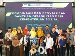 UNMUH Gresik Menyalurkan Berbagai Alat Bantu Bagi Penyandang Disabilitas