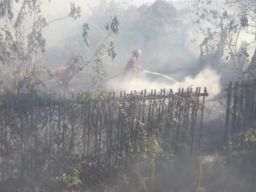 Kebakaran di Driyorejo Nyaris Membakar Pabrik Tekstil