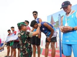 Kapuspen TNI Tutup Turnamen Voli Pantai Piala Panglima TNI di Bali