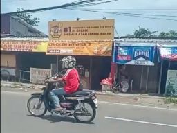 Pembongkaran Paksa Lapak Pedagang di Jalan Cerme Lor, Batal