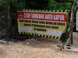 Warga Desa Plumpungrejo Blokir Akses Jalan Tambang Kapur
