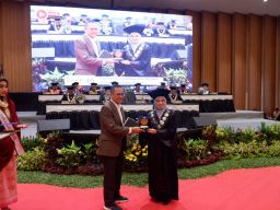 Universitas Muhammadiyah Gresik Wisuda 630 Mahasiswanya