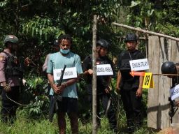 Rekonstruksi Keterlibatan Nikson Matuan Saat Penembakan Anggota Brimob