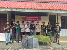 Satgas Yonif 512 QY Serahkan Barang Bukti Aktivitas OPM