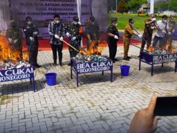 Bea Cukai Bojonegoro Musnahkan 14 Juta Batang Rokok Ilegal