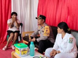 Beban Hidup Membuat Seorang Wanita Hendak Bubuh Diri di Rel Kereta Api Sinaksak