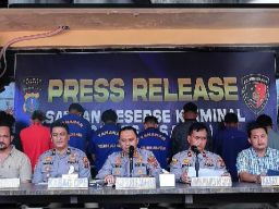 Polres Asahan Grebek Arena Sabung Ayam, Oknum Anggota DPRD Kabupaten Asahan Ditangkap