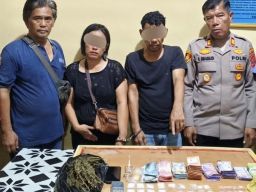 Polseķ Bangun Ringkus Dua Orang Penjual Narkoba di Nagori Dolok Marlawan