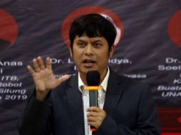 Kekayaan, Korupsi, dan Pilihan Nabi