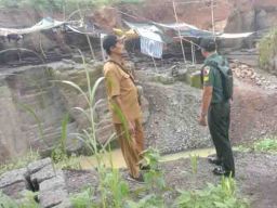 Bos Tambang Batu Padas di Desa Banyuputih Diseret ke Pengadilan Bondowoso