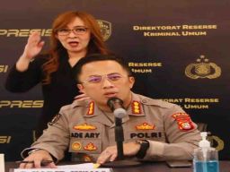 Karir Ade Ary Syam Indradi Pernah Jadi SPRI 3 Kapolri dan Irjen Untung S Rajab