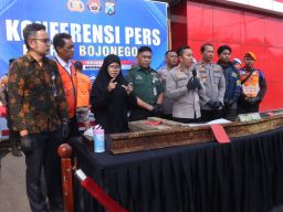 Komplotan Pencuri Rel Kereta Api PT KAI Beraksi di Bojonegoro