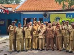 Mengenal Suwandi, Sosok Kepala Desa yang Konsisten Membangun Desa Lampah