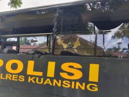 Enam Mobil Polisi Rusak dan Dibakar Saat Penertiban Tambang Ilegal