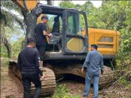 Ditreskrimsus Polda Sumatera Barat Amankan 4 Excavator Tambang Ilegal