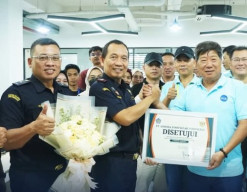 PT Adonia Footwear Indonesia Menyandang Status Kawasan Berikat Mandiri