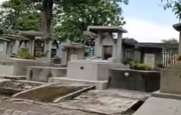 Misteri Pagar Makam di Kembang Kuning Surabaya