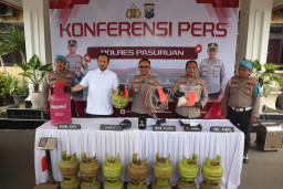 Polres Pasuruan Bongkar Pengoplos LPG Subsidi di Purwosari, 4 Orang Diamankan