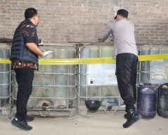 Polres Pringsewu Grebek Gudang BBM Oplosan di Pekon Mataram