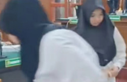 2 Penjaga Toko Emas Naga Sakti Mengutil Perhiasan