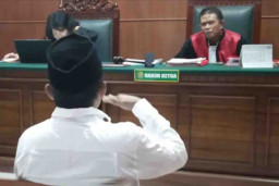 Porter dan Penjaga Toko di Pelabuhan Gapura Surabaya Selundupkan Burung