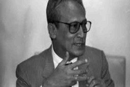 Fuad Hassan Jadi Menteri Pendidikan Legendaris Indonesia