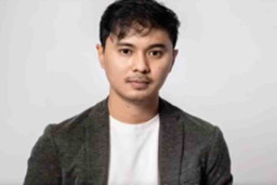Kisah Sukses Rizky Arief Dwi Prakoso Mendirikan Parfum HMNS