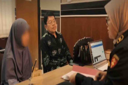 Yeni, Sekretaris Desa Sawentar Korupsi Dana Bantuan Bencana Gempa Bumi