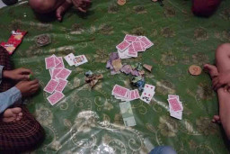 5 Penjudi Remi di Desa Sugihwaras Dihukum 6 Bulan Penjara
