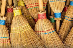 CV Rizki Mandiri Berhasil Kirim 96 Ribu Sapu Glagah ke Bangladesh