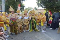 Karnaval Kemerdekaan RI di Desa Sebani Diikuti Ribuan Warga
