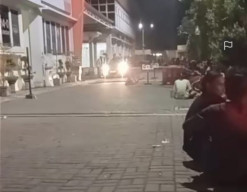 Ratusan Warga Desa Tenggor Gruduk Polres Gresik Soal Dugaan Kasus Narkoba