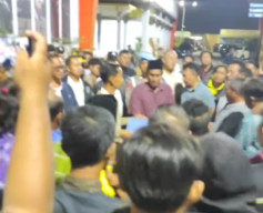 Ratusan Warga Desa Tenggor Gruduk Polres Gresik Diduga Salah Tangkap
