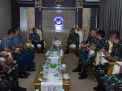 Komandan Kodiklatal Disemati Brevet Kehormatan Penerbangan