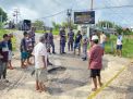 Jelang Hari Jadi ke-27, Lanudal Kupang Bersama Masyarakat Perbaiki Jalan Desa Penfui Timur