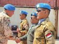 Air Crew Heli HS 1305 Terima Penghargaan Tanda Jasa UN Medal