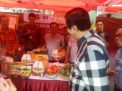 Begini Cara Menkumham Mencicipi Mangga Produksi Petani Icare