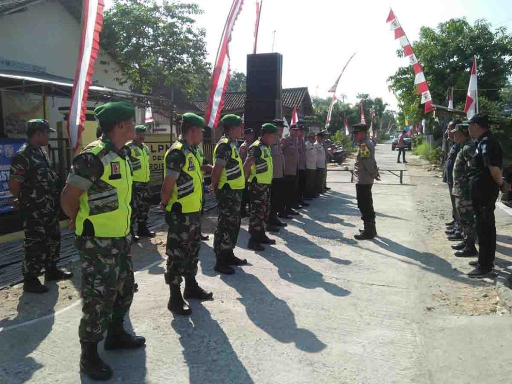 Koramil dan Polsek Sambeng disebar di beberapa kawasan Desa Ardirejo