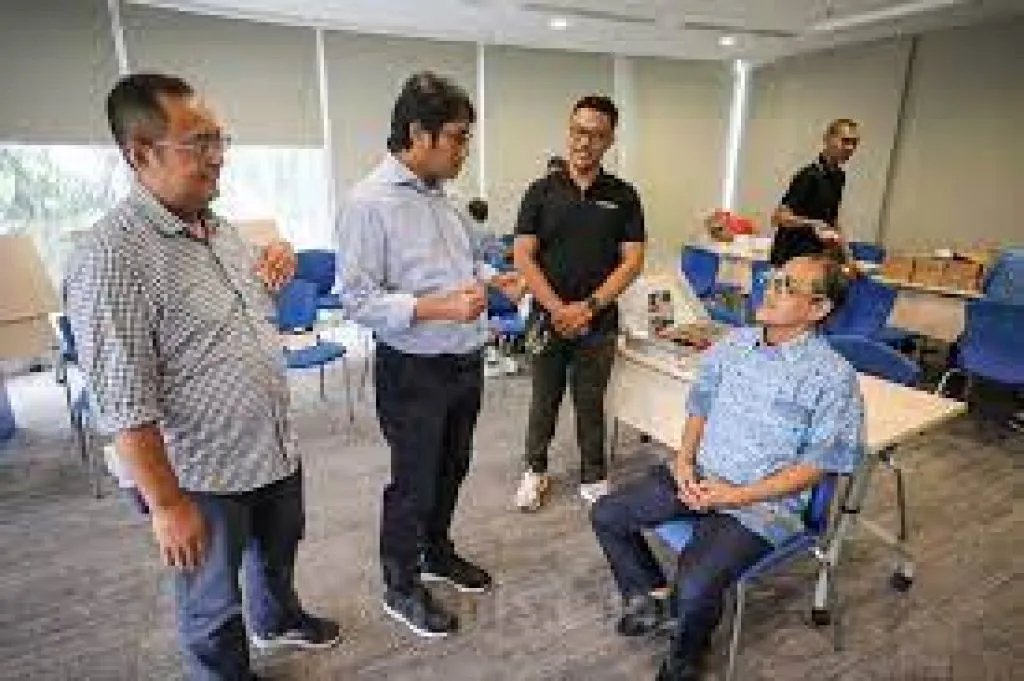 Onesight EssilorLuxottica Beri Cek Mata dan Lensa Gratis kepada Sopir