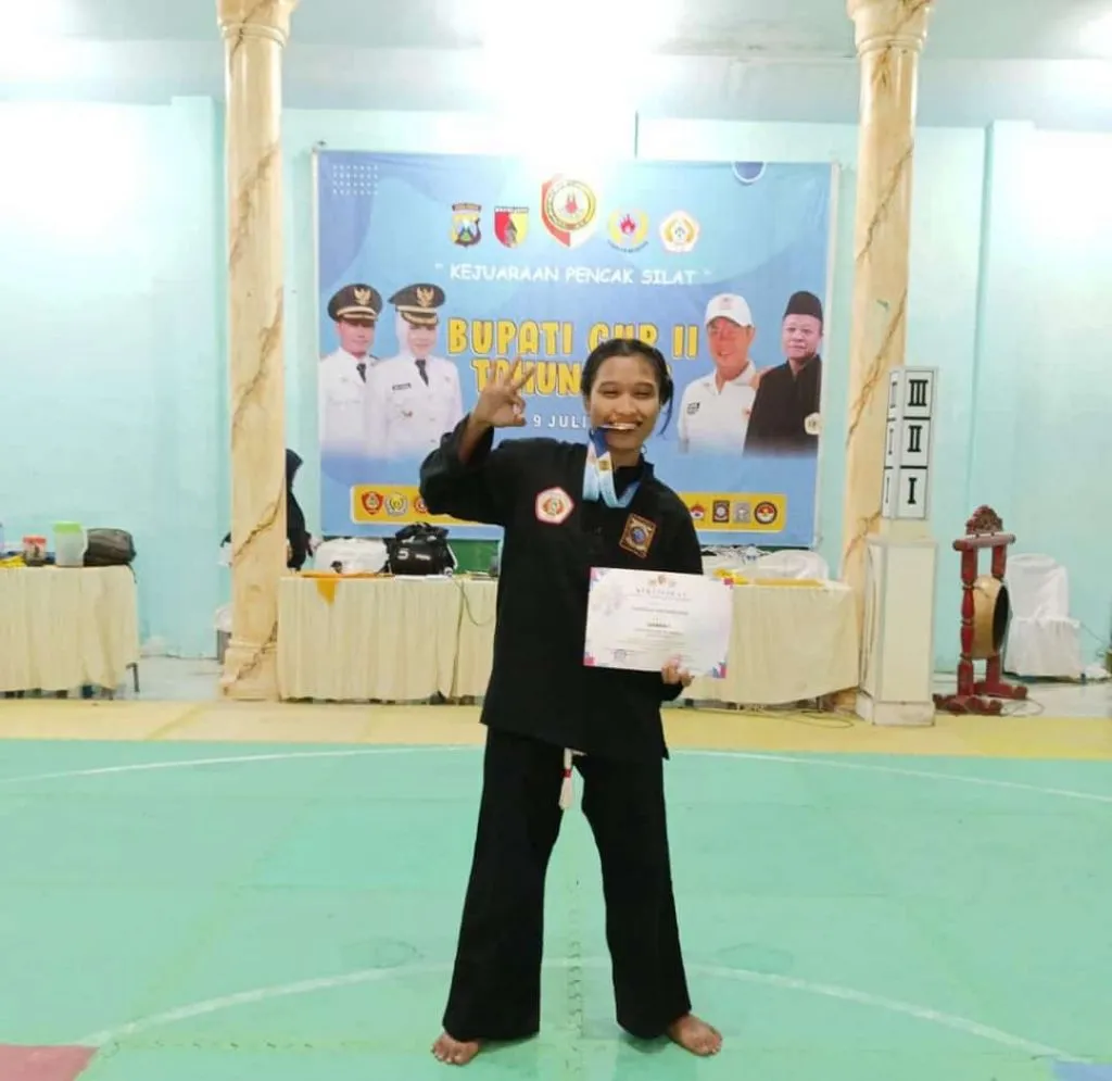Ravaila Vidiandara Jadi Juara 1 di Ajang Pencak Silat Tingkat Kabupaten Mojokerto