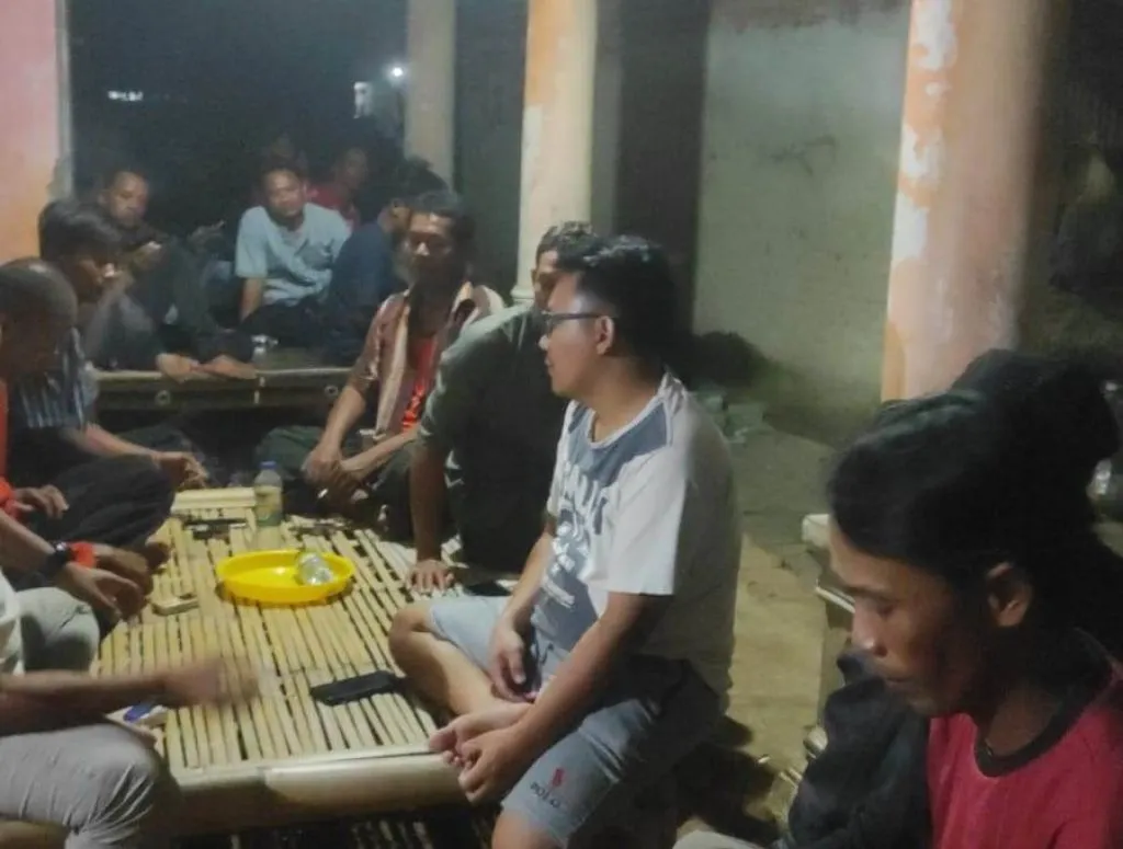 Nelayan di Tangerang Protes Banyaknya Kapal Tongkang Berlabuh di Wilayahnya