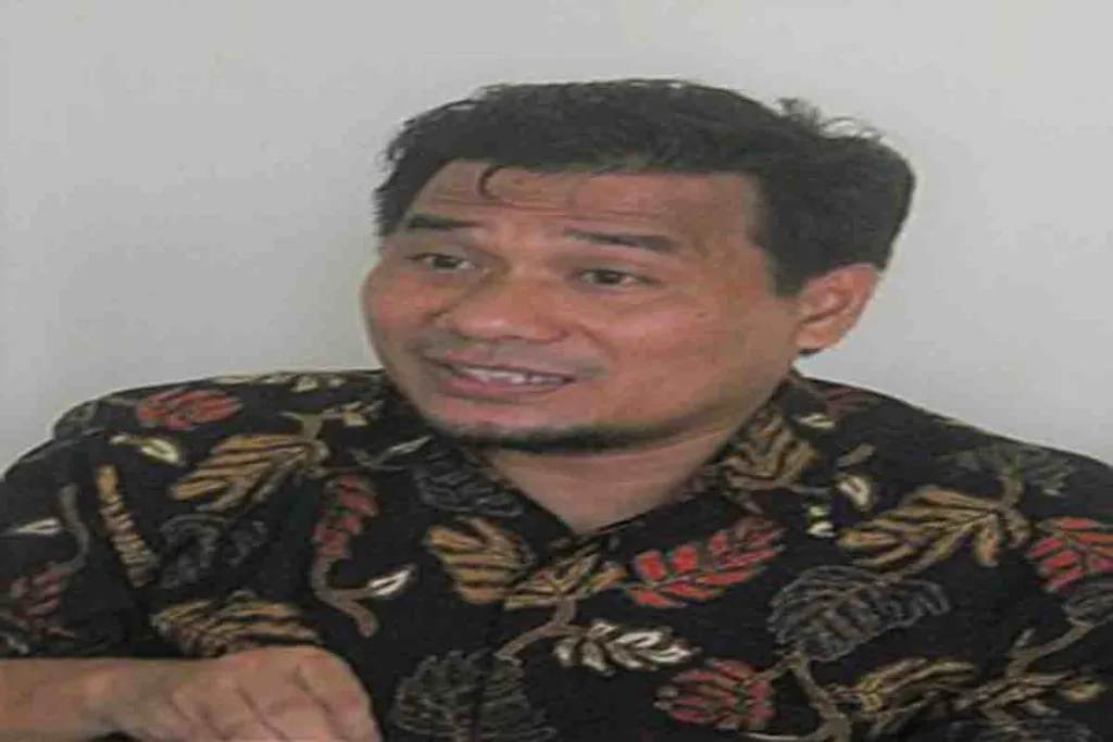 Asrinaldi, Profesor Politik Pertama di Sumatera Barat