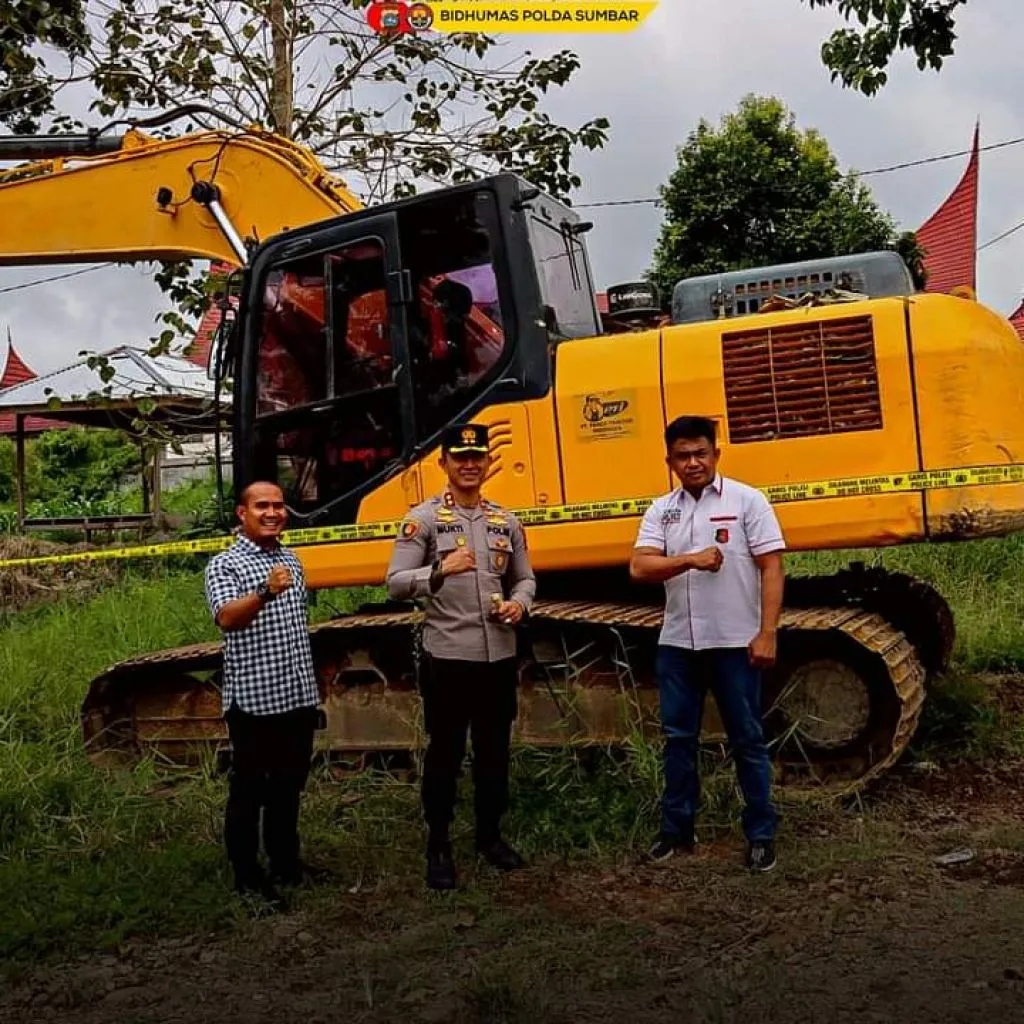 Polres Solok Selatan Sita Excavator Tambang Ilegal di Sangir Jujuan