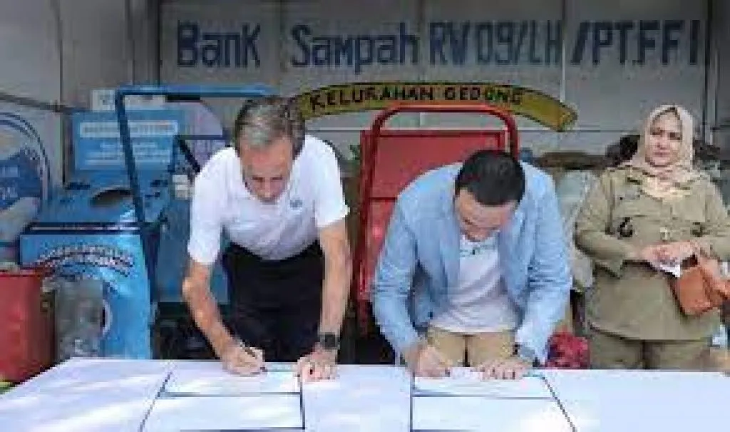Frisian Flag Indonesia Gandeng Octopus Perkuat Program Pemilahan Sampah