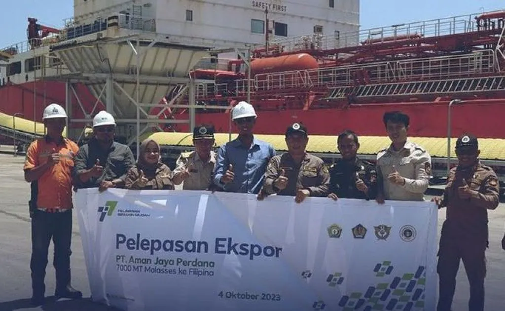 Bea Cukai Kendari Antar Ekspor Pedana Komoditas Molases ke Pasar Filipina