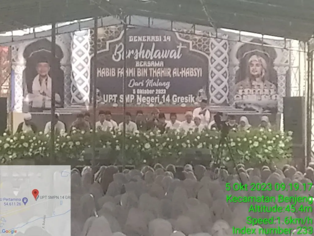 Ratusan Anak Didik SMPN 14 Gresik Bersholawat Bareng Habib Fahmi Bin Thahir Al Habsyi