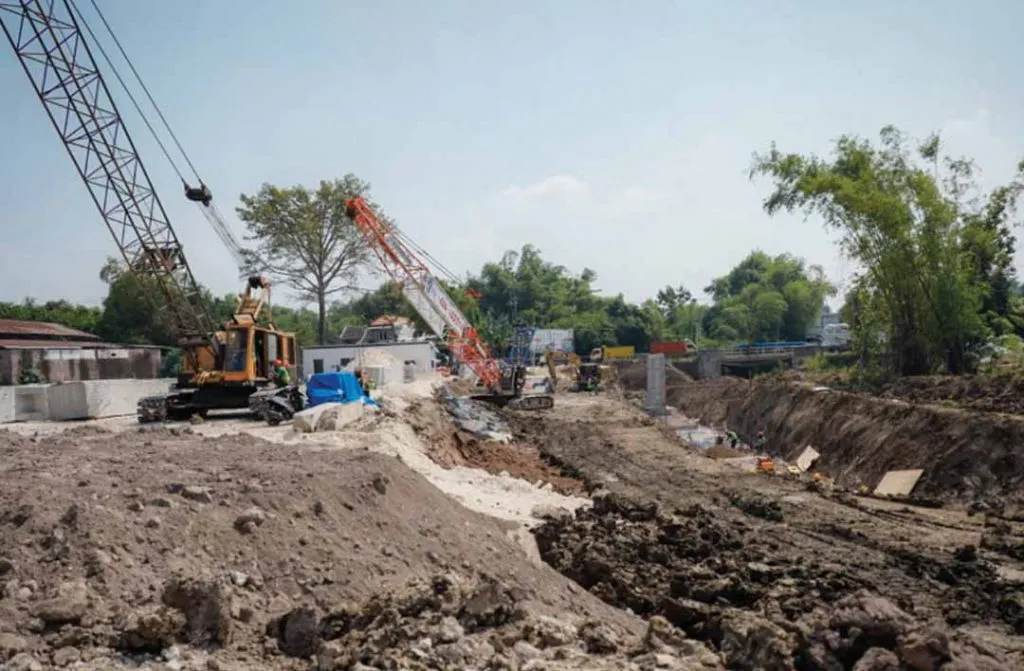 Dugaan Persekongkolan Tender, Pejabat Pemkab Gresik Diperiksa