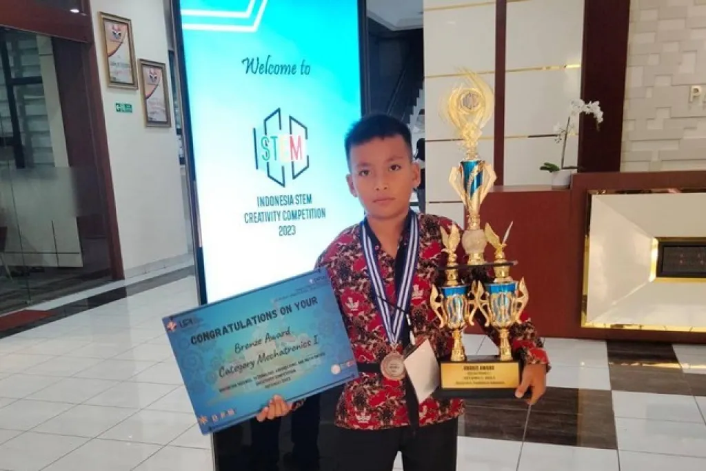 Kisah Novan, Bocah SD Mengukir Prestasi di Tingkat Dunia di Tengah Keterbatasan Dana